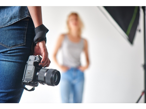 Podłoga w studiu fotograficznym - czy ma znaczenie dla zdjęć?